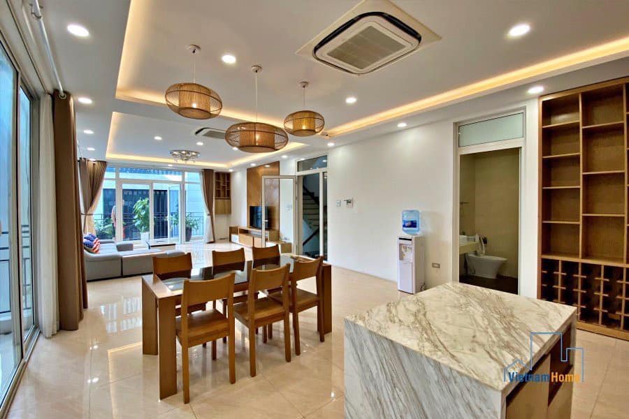 Bán Tòa Nhà 8 Tầng Mặt Phố Hoàng Cầu Đống Đa, 86m2, mặt tiền 6m, Giá 47.3 Tỷ