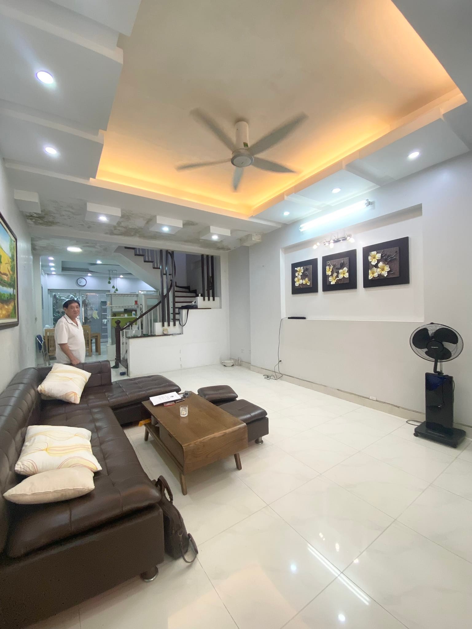 BÁN NHÀ 4 TẦNG ĐỐNG ĐA, NGÕ THÔNG, Ô TÔ ĐỖ CỬA, KINH DOANH