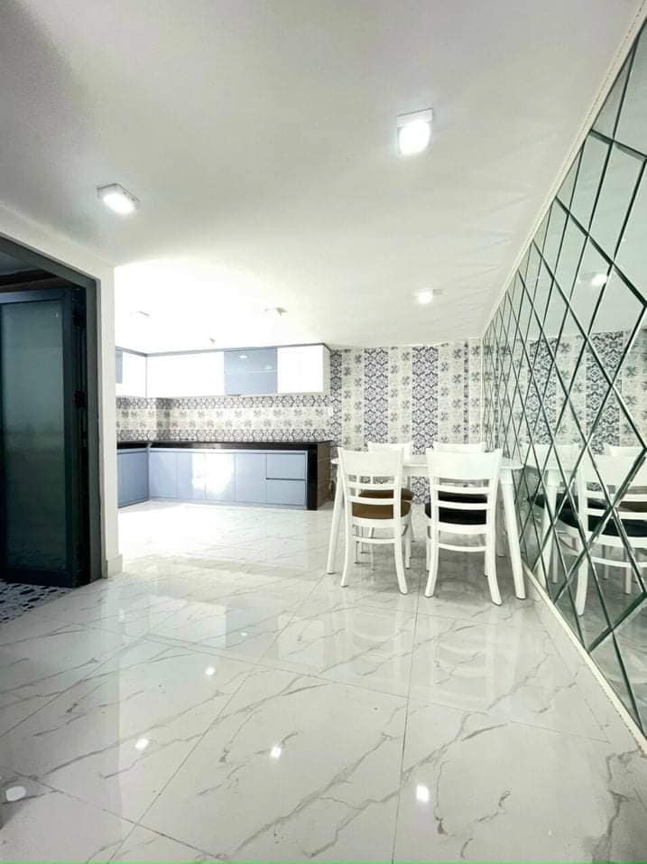 BÁN NHÀ ĐẸP Q7 TẶNG NỘI THẤT GIÁ NHỈNH 4 TỶ