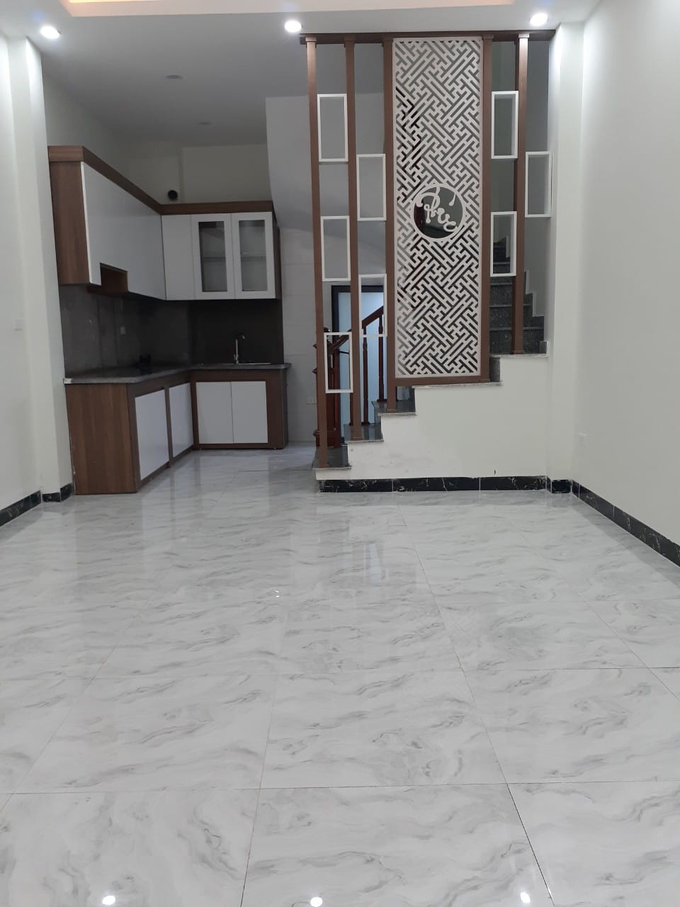 Chưa đến 3 tỷ, bán nhà Khu TDC Tứ Hiệp, Thanh Trì , 35m x 5 tầng, oto 5 tạ đỗ cửa