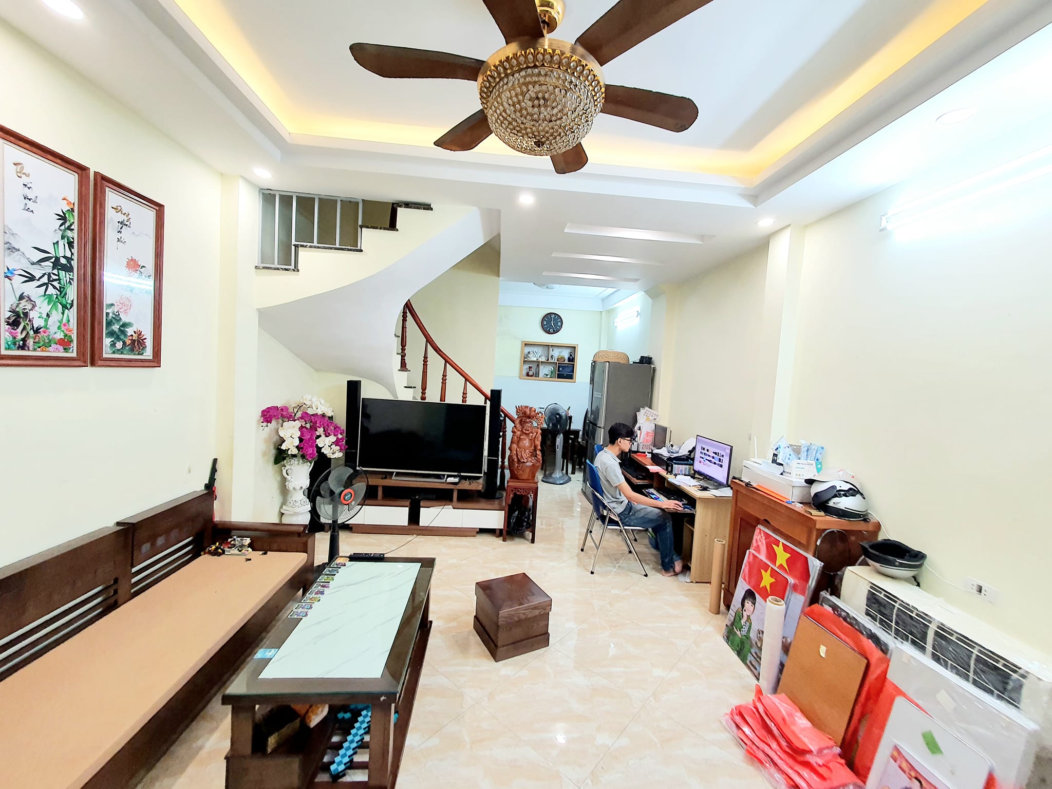 BÁN NHÀ MỚI ĐẸP PHỐ HOÀNG MAI – GẦN PHỐ - GẦN Ô TÔ – TẶNG NỘI THẤT – GIÁ CHỈ 4.2 TỶ