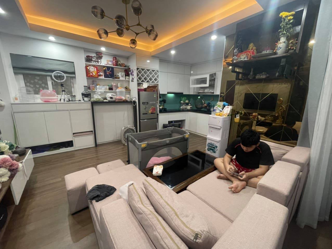 ĐÔNG NGẠC NHÀ ĐẸP, HIẾM, KHÔNG CÓ CĂN T2,4 TỶ Ô TÔ ĐỖ CỦA, 10M Ô TÔ TRÁNH, SỔ HOA HẬU