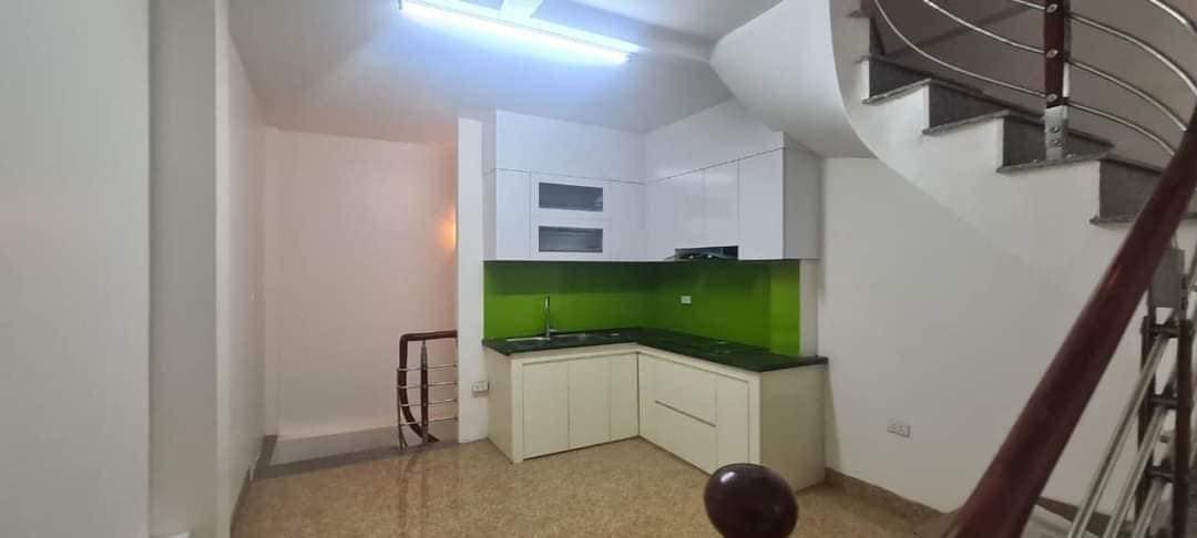 Bán gấp nhà quận Hà Đông, phố Mậu Lương, 33 m2, 4 tầng, ô tô đỗ cửa, kinh doanh, 3.65 tỷ