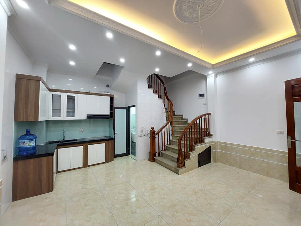 Chưa đến 3 tỷ, nhà cổ điển A Tứ Hiệp, 5 tầng , nhà đẹp mới KOONG