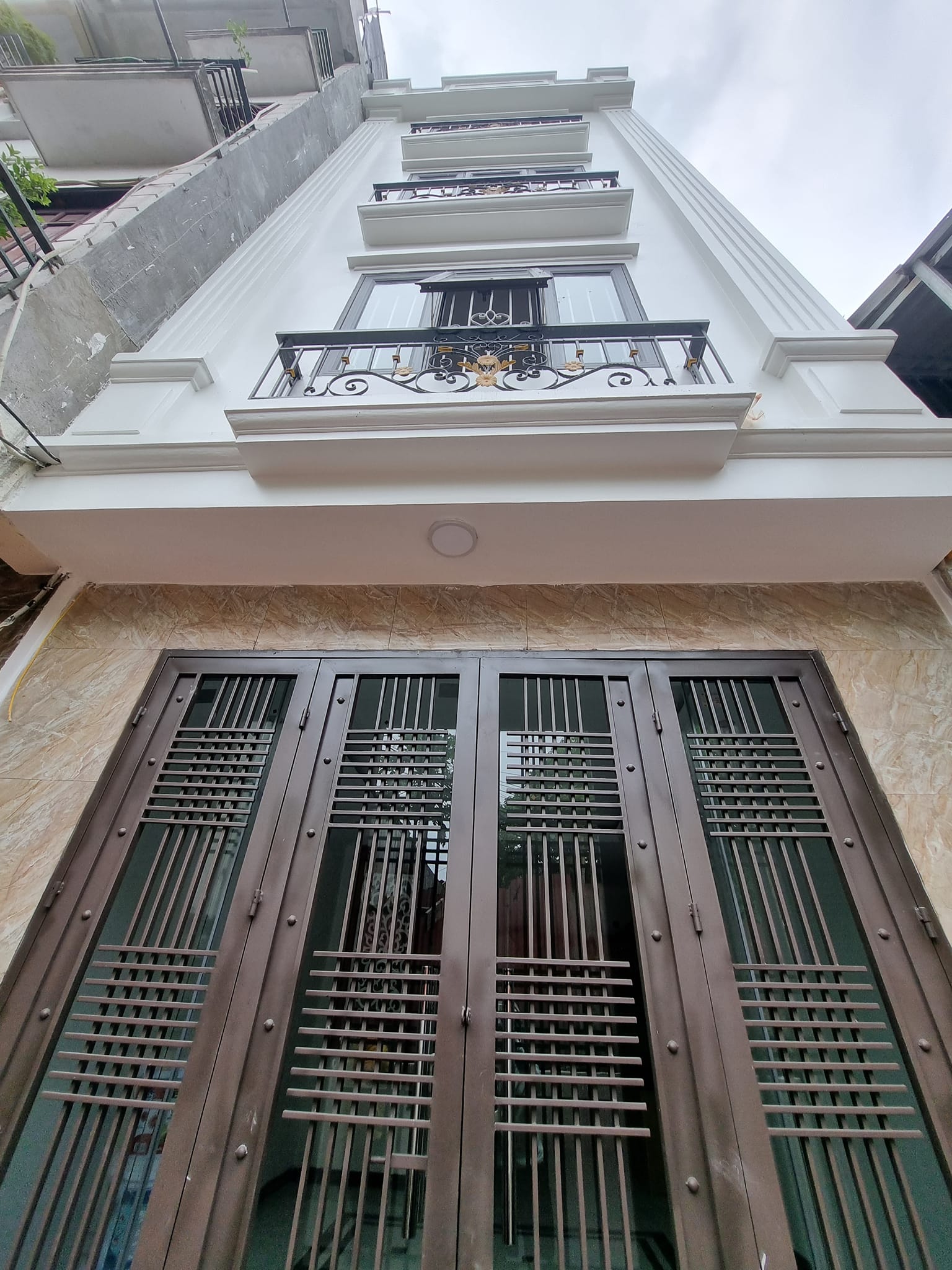 Cần bán gấp nhà Phố Thịnh Liệt, Giáp Nhị, 36m2 x 5 tầng, ô tô, Giá: 3,3 tỷ( ctl)