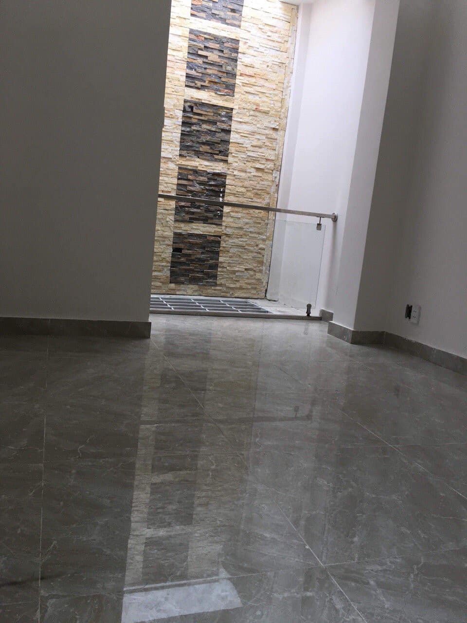 Nhà đẹp giá rẻ CMT8, Quận 3, gần 40m2, 4 tỷ nhỉnh