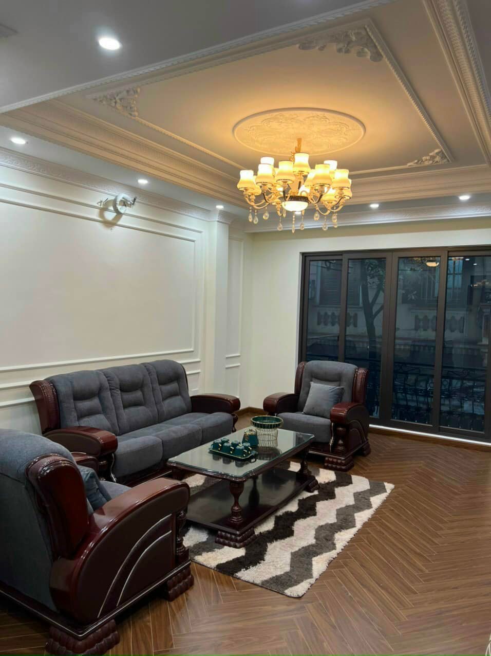 BÁN NHÀ CẦU GIẤY- NGÕ THÔNG KINH DOANH- LÔ GÓC 2 THOÁNG- GIÁ NHỈNH 4 TỶ