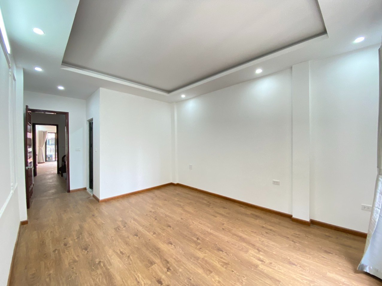 Chủ cần bán nhanh nhà Mễ Trì Nam Từ Liêm hạ chào 3 tỷ, dt110m 4t mt6.5 chỉ còn 18 tỷ 5.