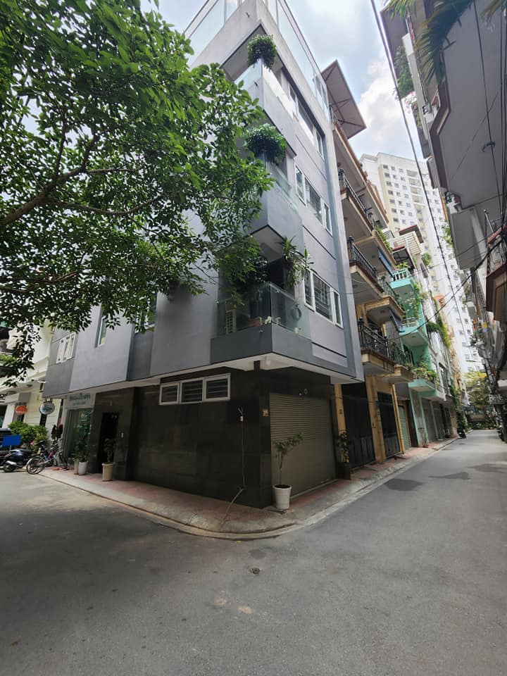 SĂN NGAY NHÀ MẶT NGÕ TO, PHÂN LÔ TRẦN PHÚ, QUAN CHỨC, THANG MÁY, GẦN PHỐ, 7.x TỶ.