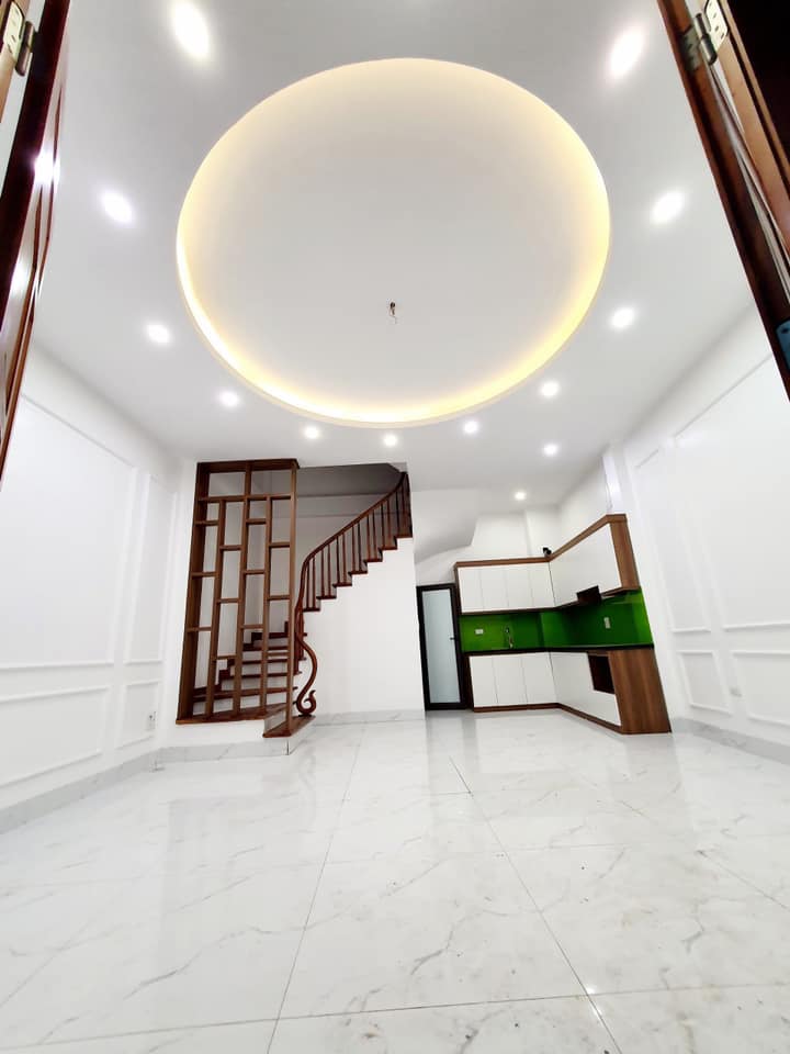 Bán nhà 5 Tầng-Đ.Phạm Văn Đồng- ô tô 7 chỗ vào nhà