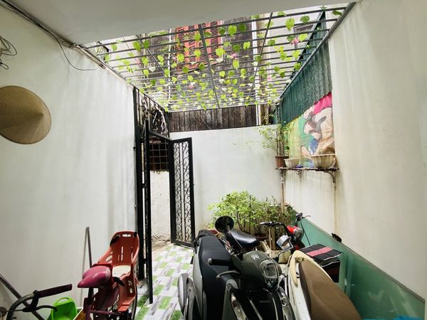 Nhà Vũ Tông Phan, siêu gần phố, tặng full nội thất, dt 40m2x4t, mt 3m, chỉ 4.7 tỷ.