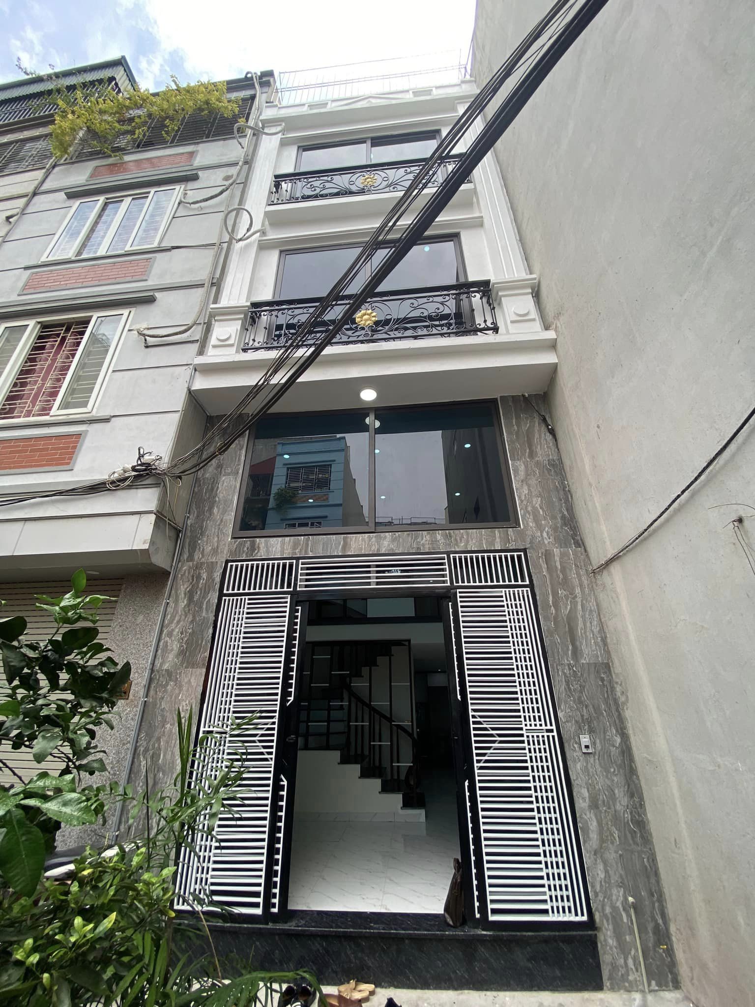 CHỈ 3 TỶ HƠN CÓ NHÀ NGÕ 325 PHỐ KIM NGƯU HAI BÀ TRƯNG. DT 36M 5 TẦNG MT 3,5M, Ô TÔ ĐỖ CÁCH 1