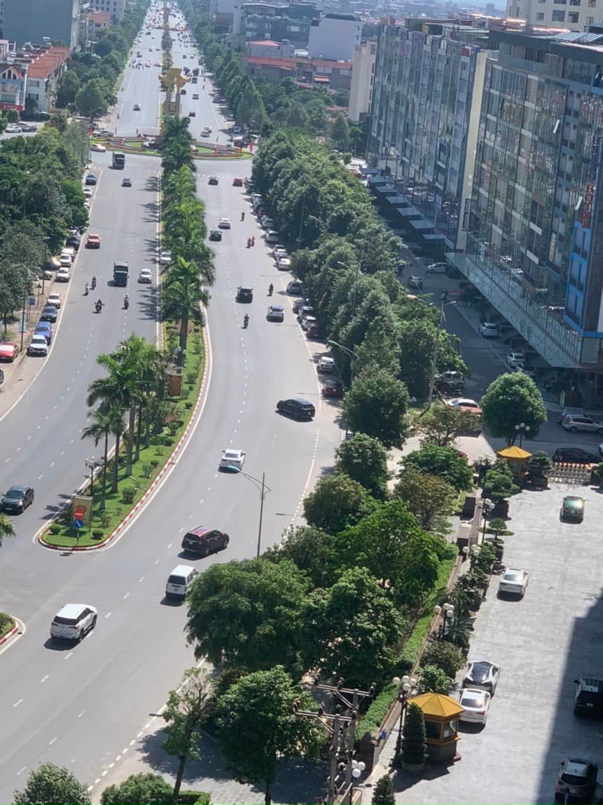 Ra Căn đẹp nhất view Bể Bơi nhìn thẳng thành phố