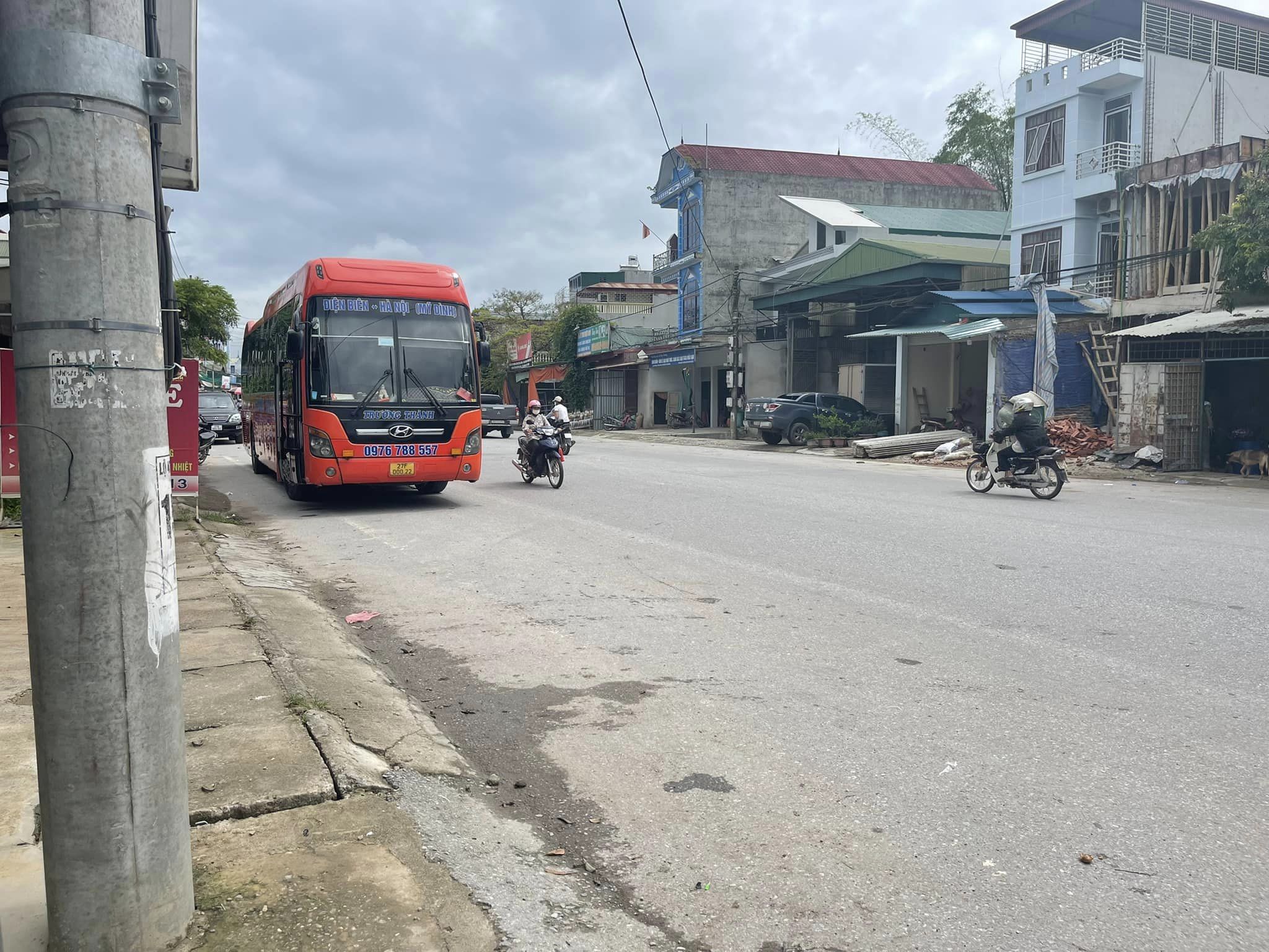 Bán ô đất dãy 2 mặt đường gần cầu C4 giáp ngã tư chợ C4