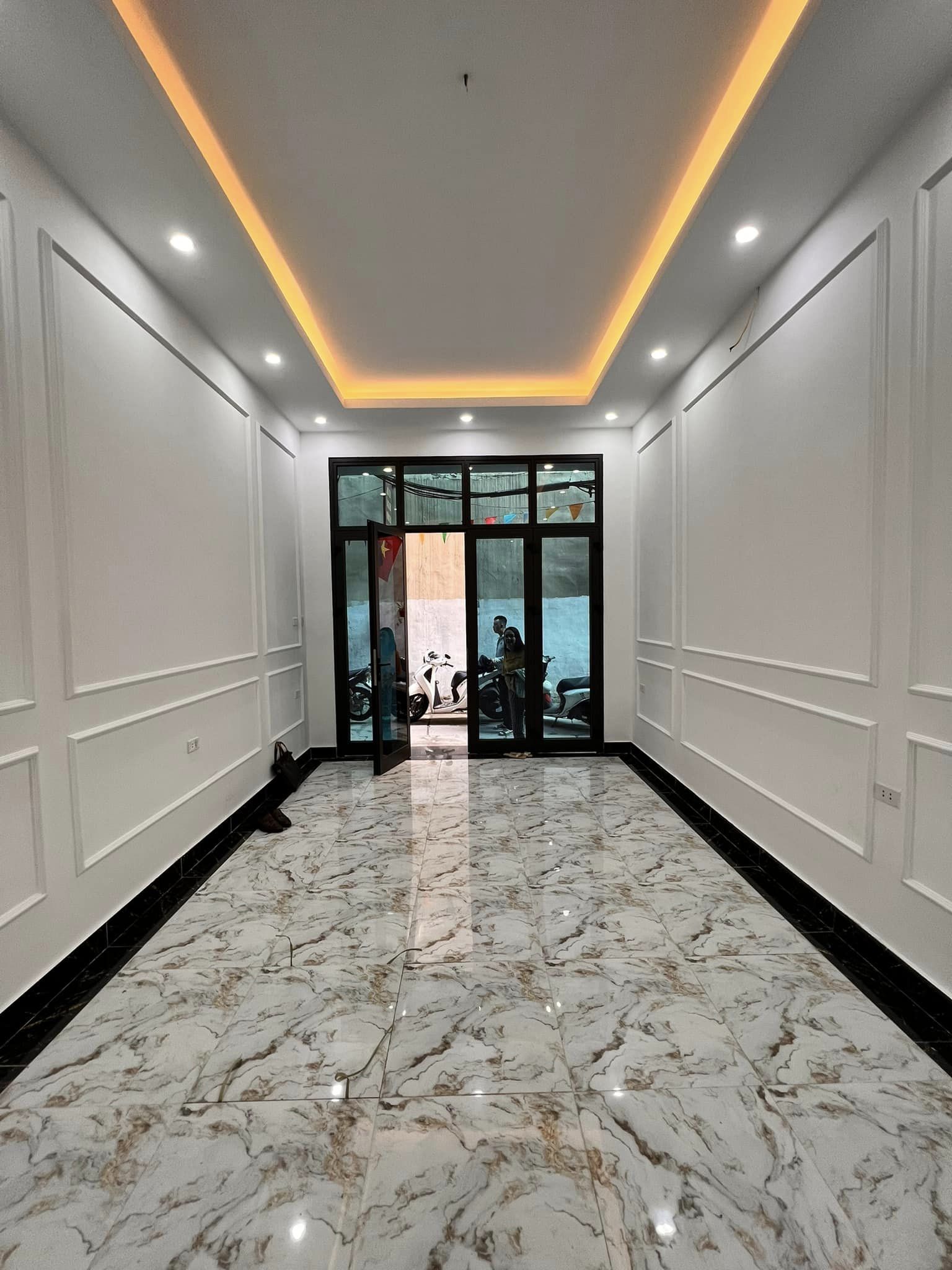 LONG LANH! NHÀ MỚI SIÊU ĐẸP KHU TRUNG TÂM LÁNG HẠ - BA ĐÌNH – Ô TÔ – LÔ GÓC - KINH DOANH TẤP NẬP 7.85 TỶ