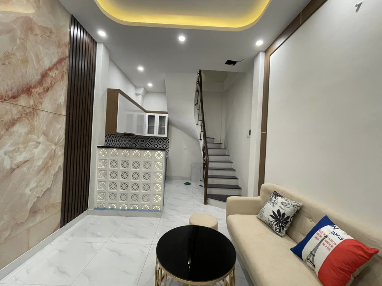 NHÀ ĐẸP THỤY KHUÊ, TÂY HỒ, DT25M, 5 TẦNG, MT 3.2M, GIÁ 3.75 TỶ