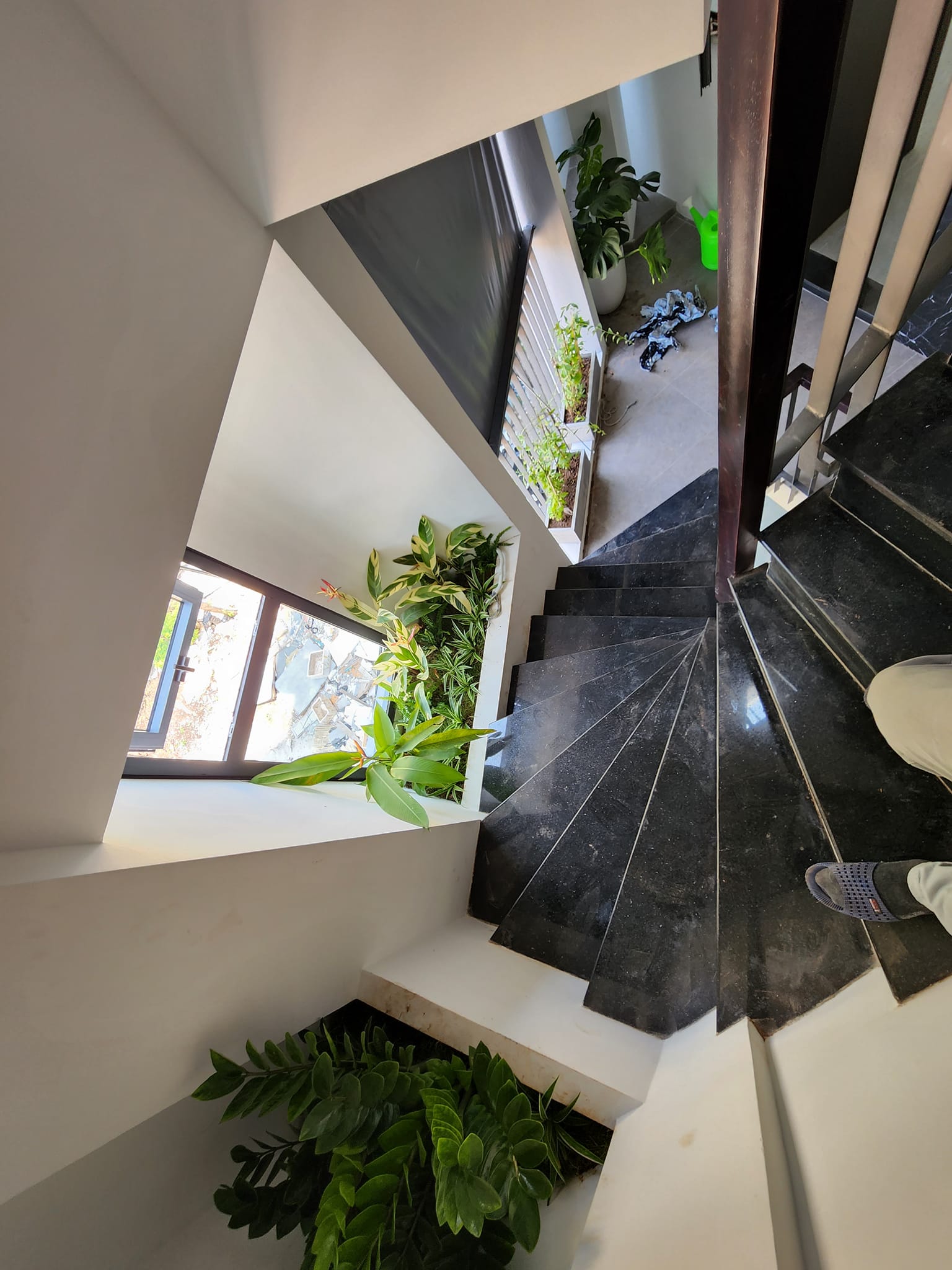 Siêu hiếm mặt tiền vip Trần Thái Tông Cầu Giấy, oto đua, kinh doanh sầm uất. DT180M 99 Tỷ.