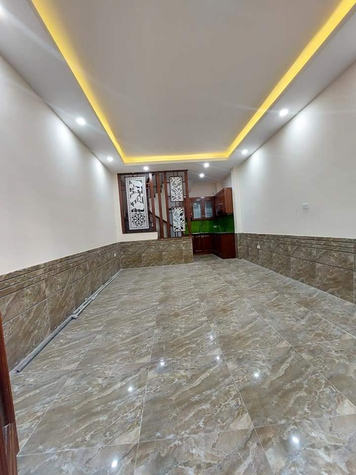 Bán nhà TT Thanh Trì, 1 nhà ra mặt đường, ô tô sát cổng, nhà mới siêu đẹp