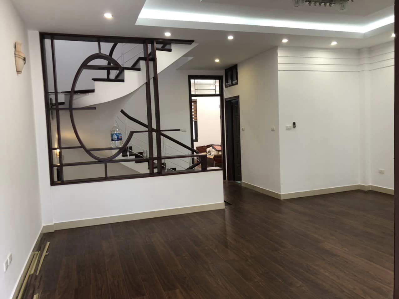 Bán nhà gần Hồ Phương Liệt thanh xuân, 60m2, mặt tiền 5m, 5 tầng, ô tô tránh, KD, Giá 13.5 Tỷ