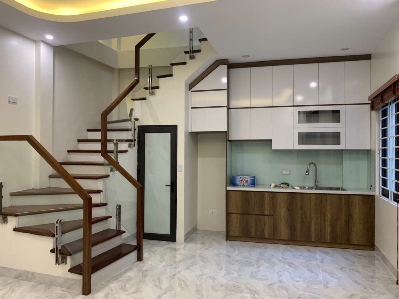 Bán nhà ngõ 23 Xuân La, Tây Hồ. 32m2x5T, MT6m, 4.95 tỷ. Nhà đẹp, full nội thất, ở sướng, vài phút ra Hồ Tây.