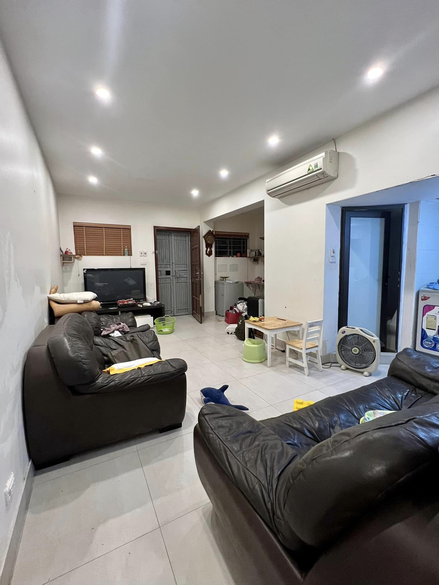 Chính chủ bán nhà Long Biên 46m/4T/4N Ô tô đỗ cửa 2.35 tỷ