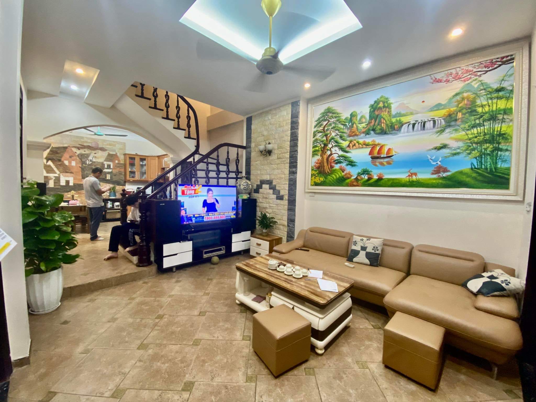 Nhà đẹp Phạm Tuấn Tài, 48m2, 6T phân lô ô tô tránh KD tốt 12,6 tỷ