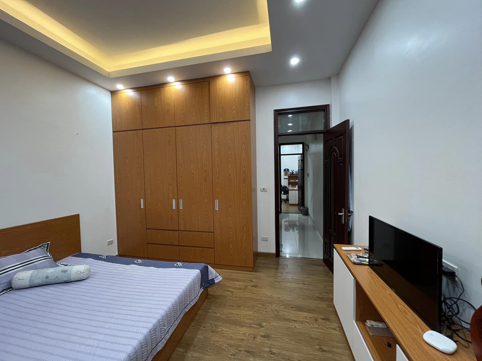 Bán gấp nhà Hồ Tùng Mậu, Nam Từ Liêm, Lô Góc, 50m2, 4 tầng, mt 4.3m, chỉ 4.36 tỷ.