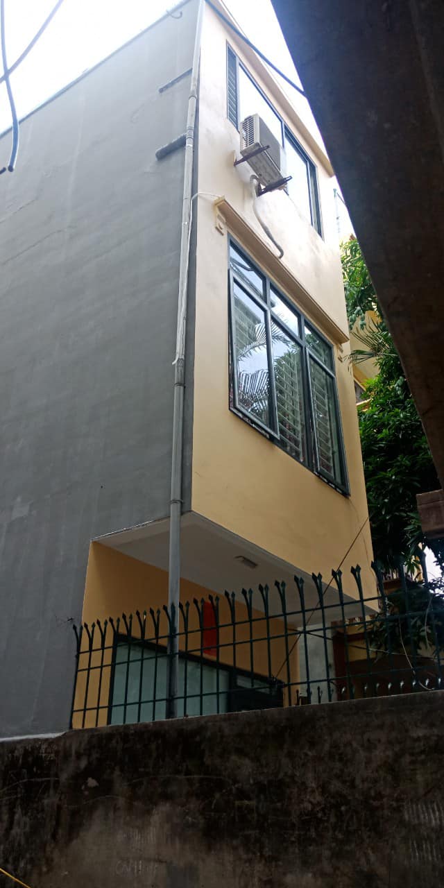 BÁN NHÀ PHỐ LẠC LONG QUÂN 55M2 3 TẦNG GIÁ CHỈ 4,85 TỶ Ô TÔ GẦN