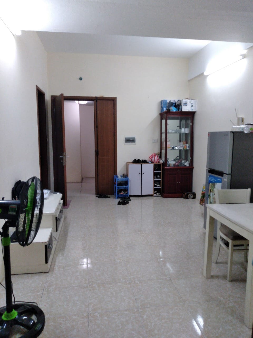 Cần bán căn chung cư A14B2 Nam Trung Yên, Cầu Giấy. DT 65m2, giá 2,45tỷ.