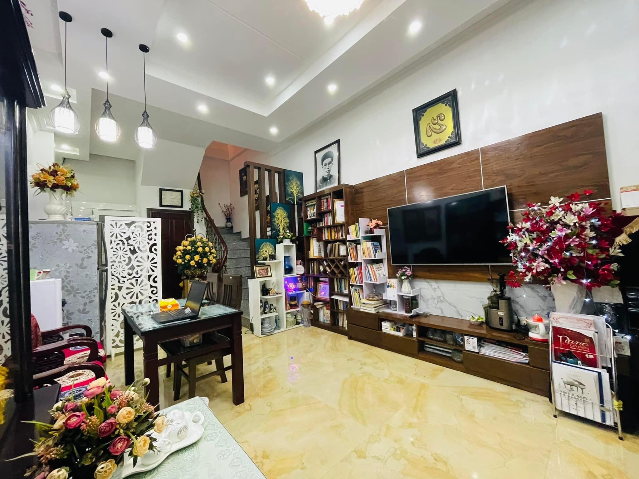 BÁN NHÀ 5 TẦNG ĐỐNG ĐA, 5M Ô TÔ ĐỖ, NGÕ THÔNG, NHÀ ĐẸP Ở NGAY.