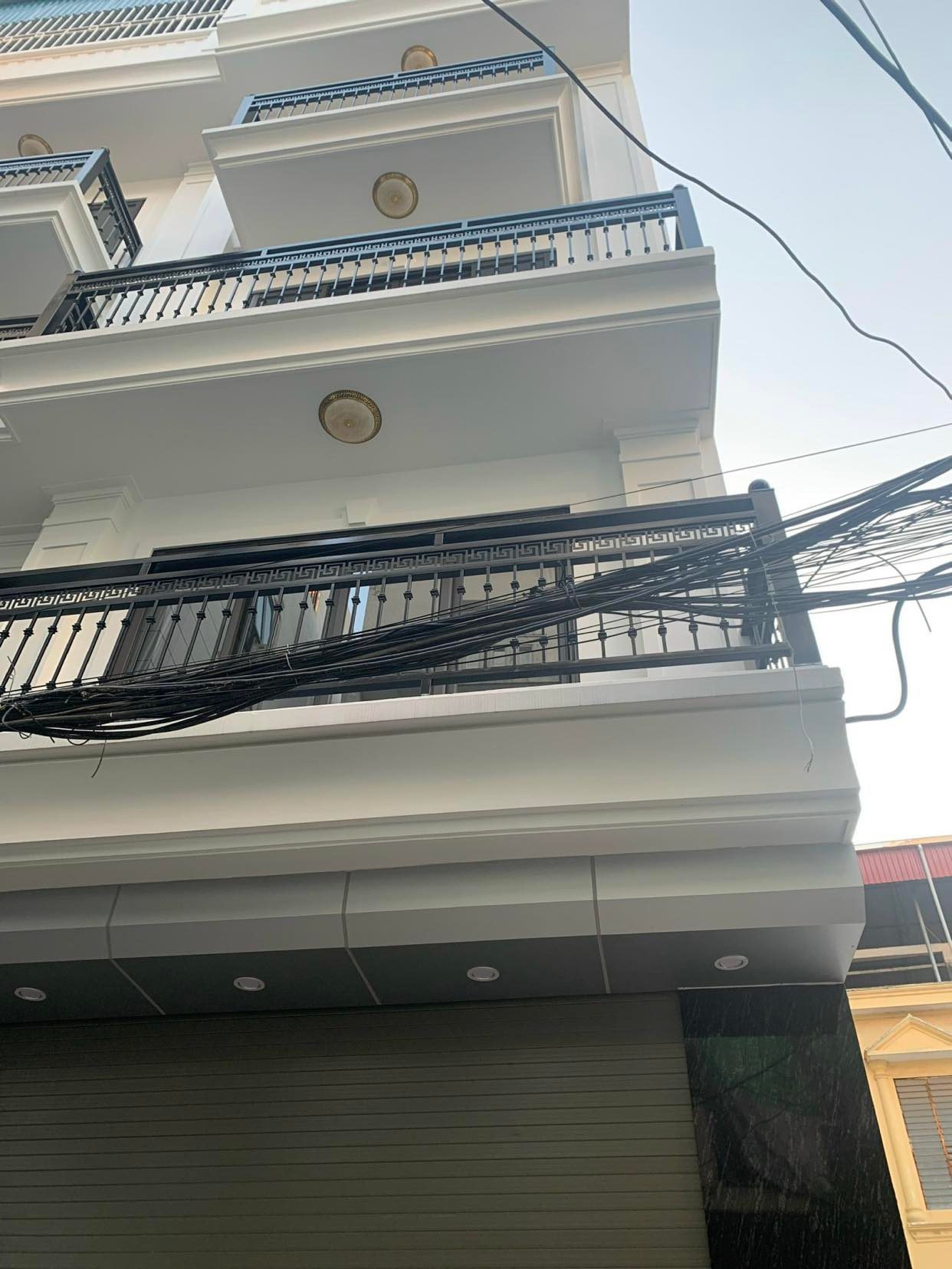 Bán nhà đẹp Nguyễn Văn Cừ Long Biên 70m2, 5T thang máy, gara ô tô, an ninh cực tốt, 12.2 tỷ có TL