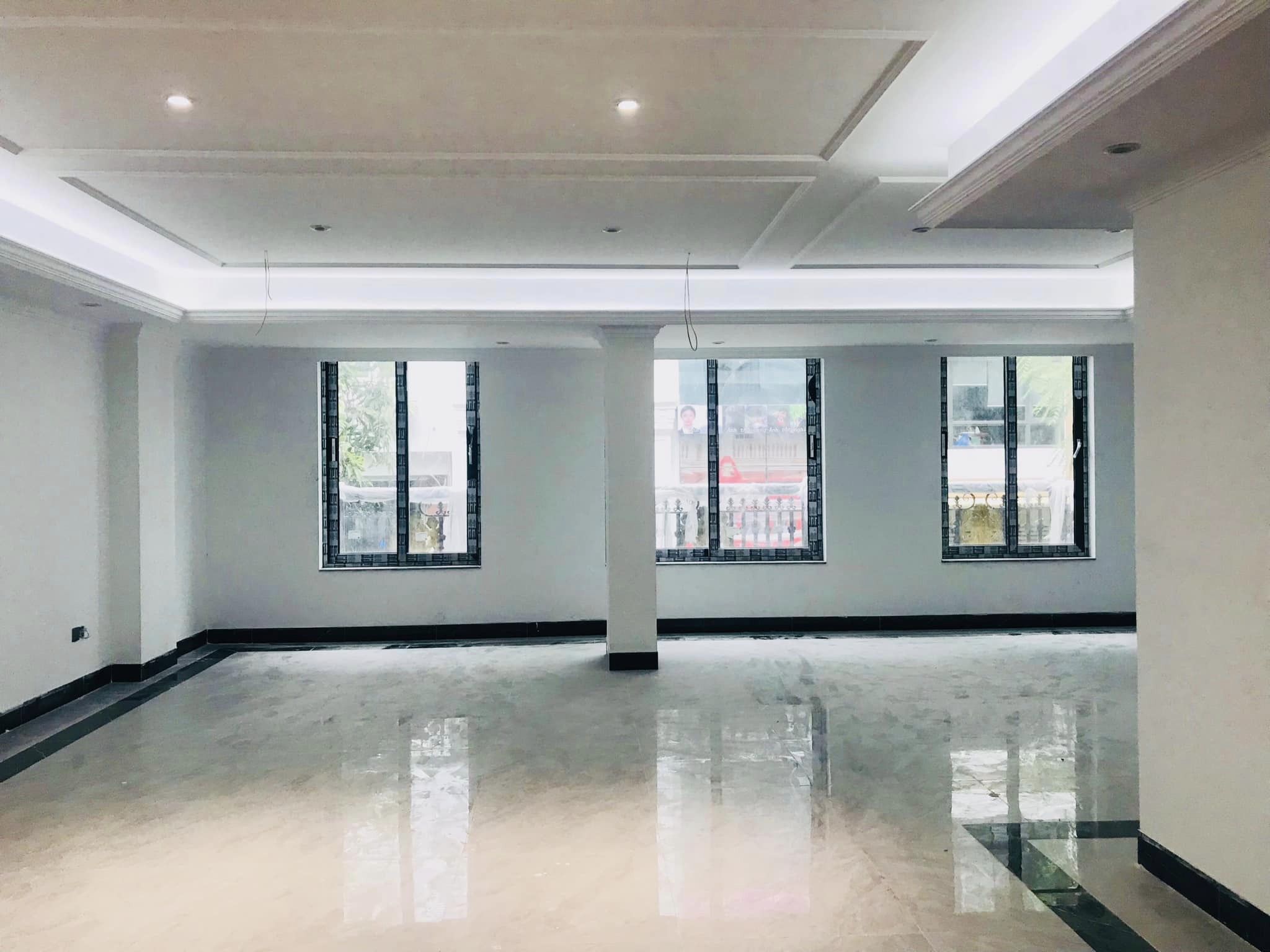 Tòa nhà VP 8 tầng hầm Dương Khuê 94m, MT 9m5, phân lô vỉa hè ô tô tránh, 37.8 tỷ