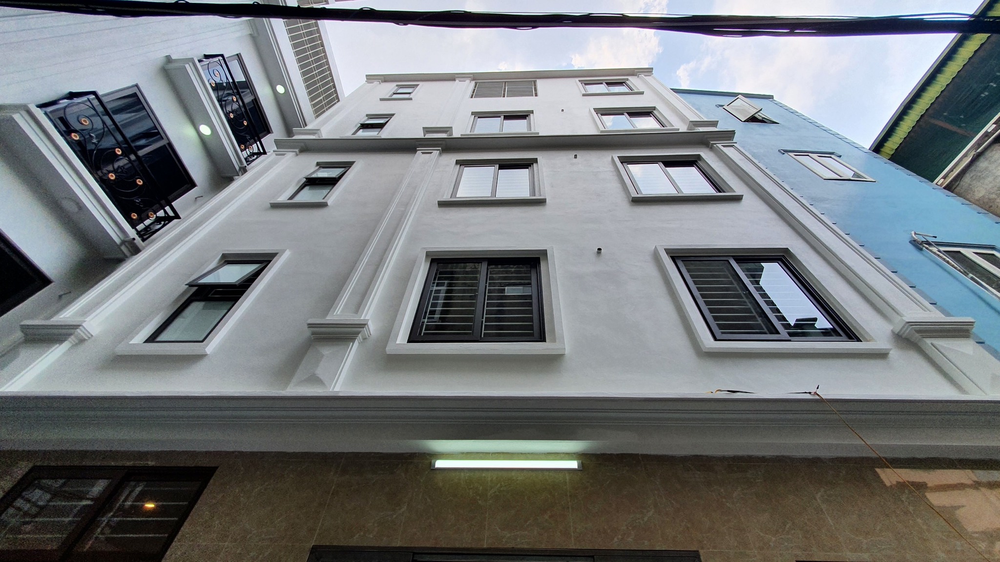 Bán nhà Xuân Đỉnh Lô Góc- Ô Tô đỗ cửa - 2 thoáng 32m x 5 tầng chỉ 4 tỷ - Đông Tứ Trạch