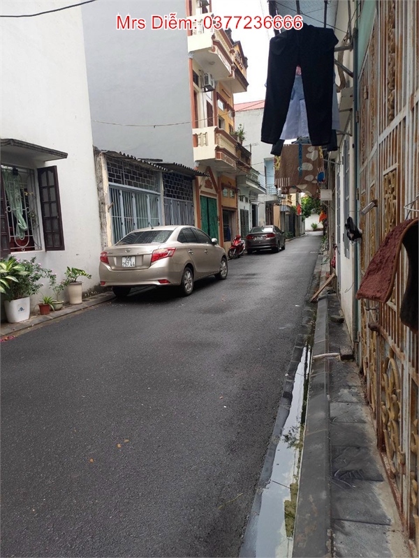 1.8 tỷ, Mrs Diễm cần bán ngay 35m đất có nhà C4 tại thị trấn Đông Anh.