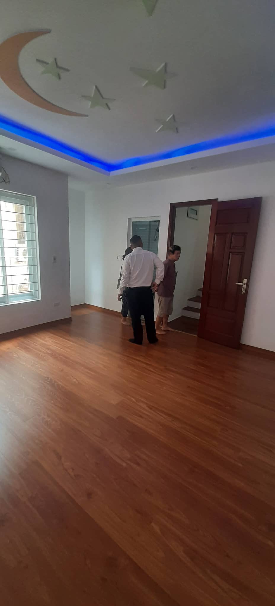 Bán nhà Xuân Thủy, Đại Học Quốc Gia Hà Nội, Trung tâm Cầu giấy -33m- Ngõ nông, Gần ô tô- 4 tỷ