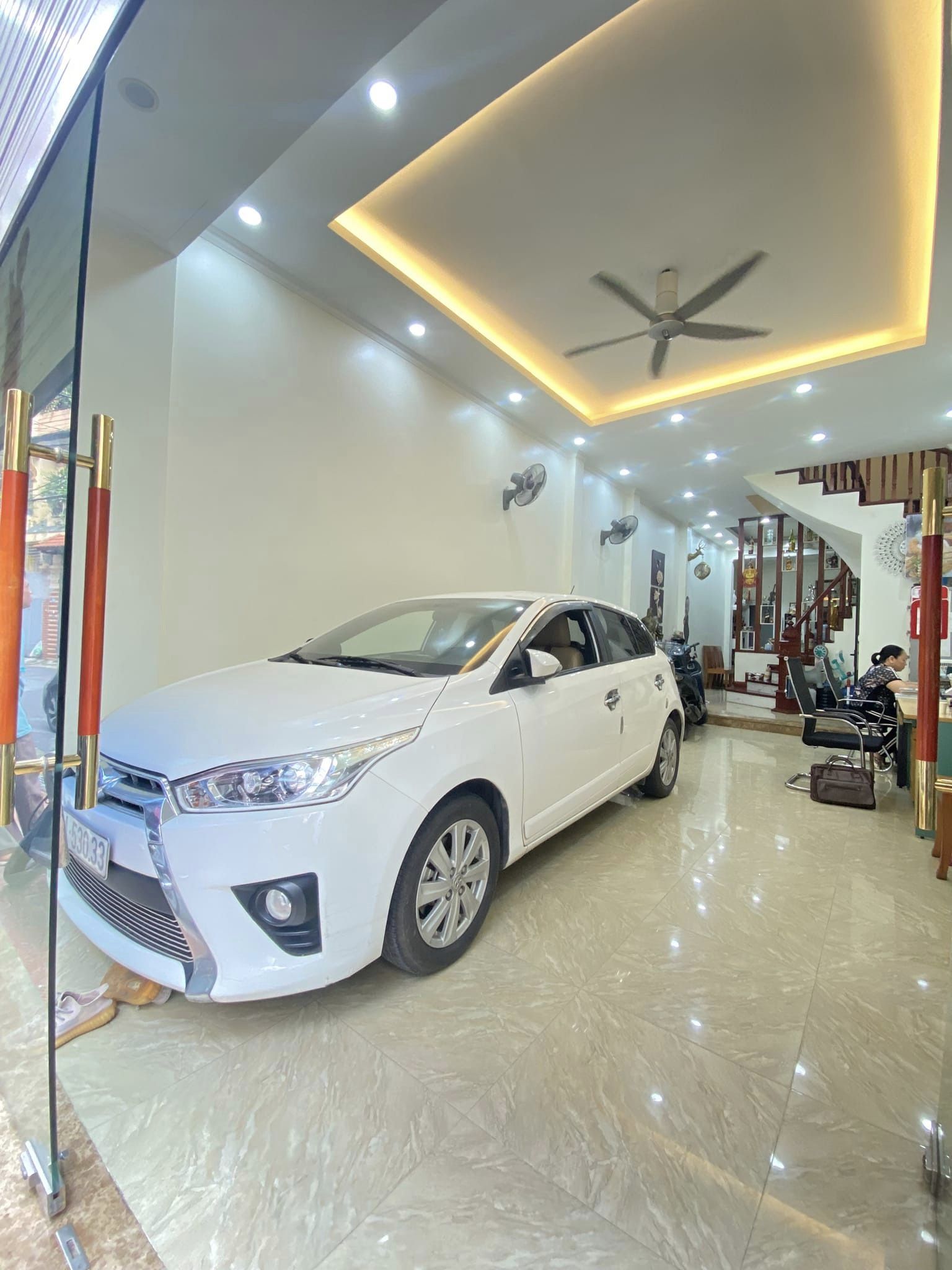 Bán nhà mặt phố Cù Chính Lan - kinh doanh đỉnh - gara - ô tô - vỉa hè DT 65m2 5 tầng giá 17,5