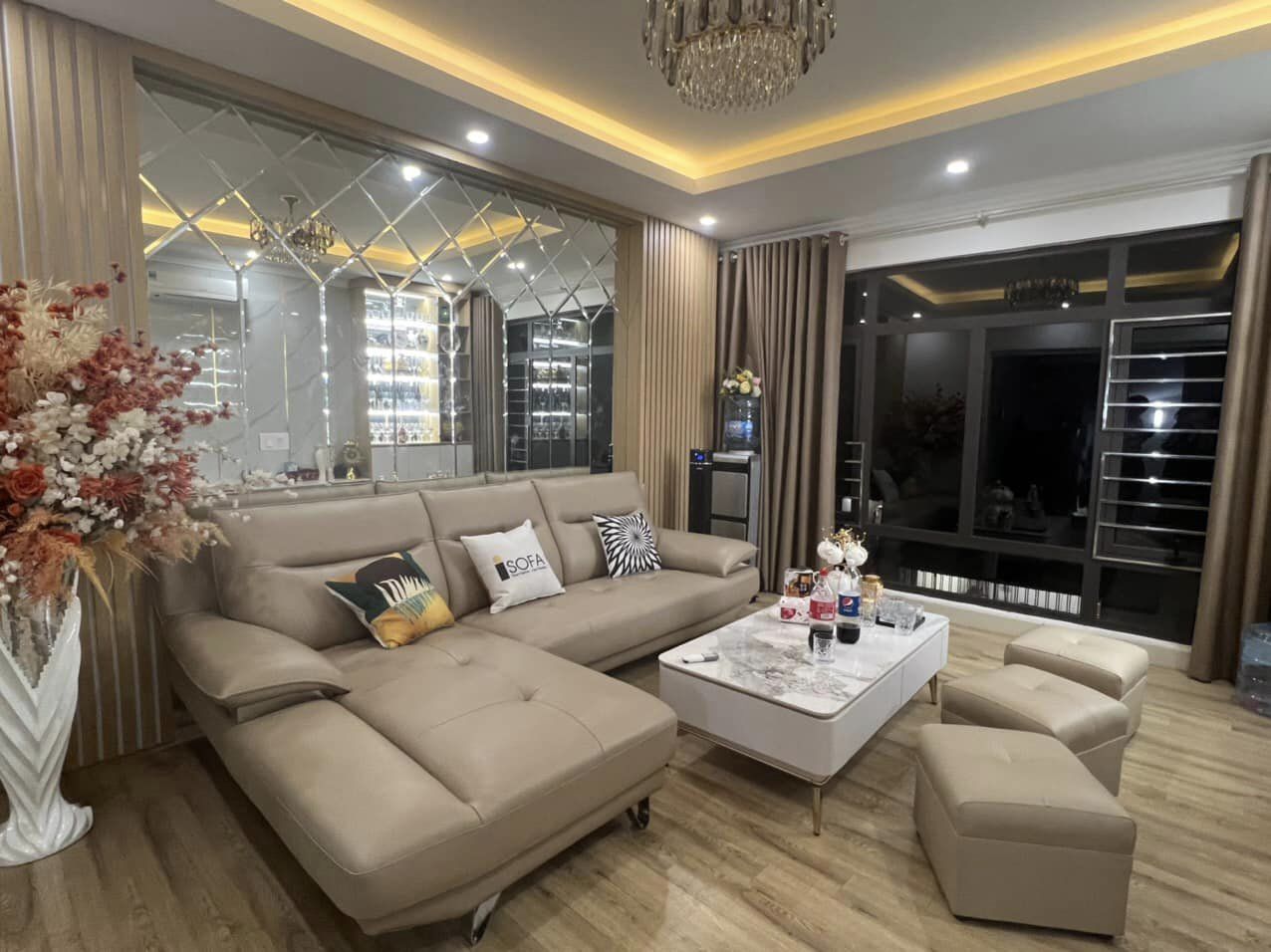 Nhà Đẹp Mặt Phố Q. Tây Hồ - 10.6 TỶ -Gần Hồ mặt tiền 4.2M-35M2 -6 Tầng Thang máy