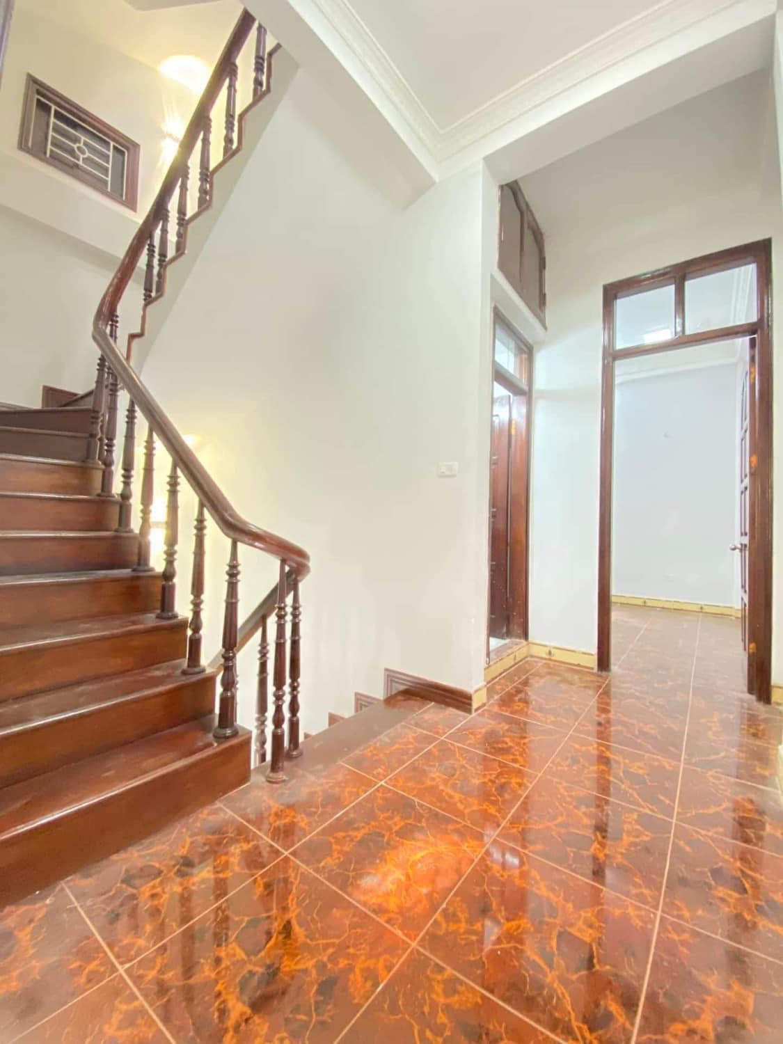 Bán nhà Thịnh Quang, Đống Đa, diện tích 70m2 x 5 tầng, kinh doanh, ô tô vào nhà, 14.8 tỷ