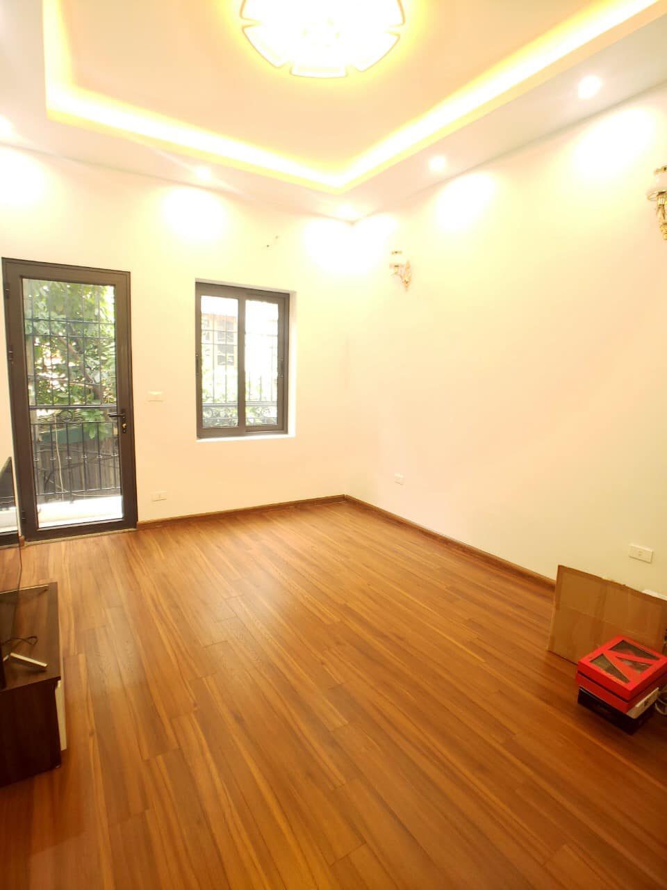 Đập Hộp Nhà Cầu Giấy, 41m 5 tầng Ô tô, Đường thông 6,x tỷ