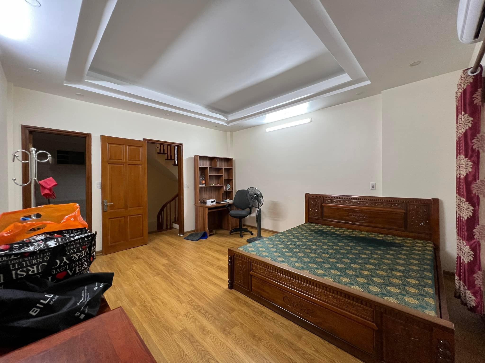 BÁN NHÀ NGUYỄN VĂN CỪ, LONG BIÊN, 73M, 6,9 TỶ, Ô TÔ VÀO NHÀ, NGÕ THÔNG