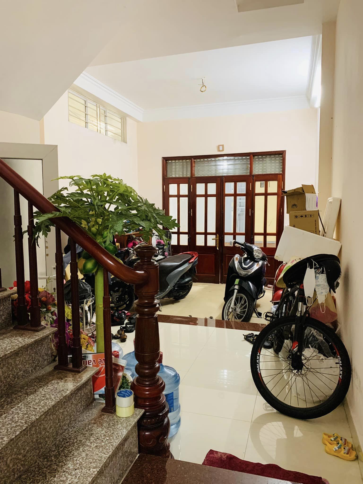 Cần bán nhà riêng ngõ 306 Tây Sơn, Đống Đa. DT 52m2*6T, giá 7,6tỷ.