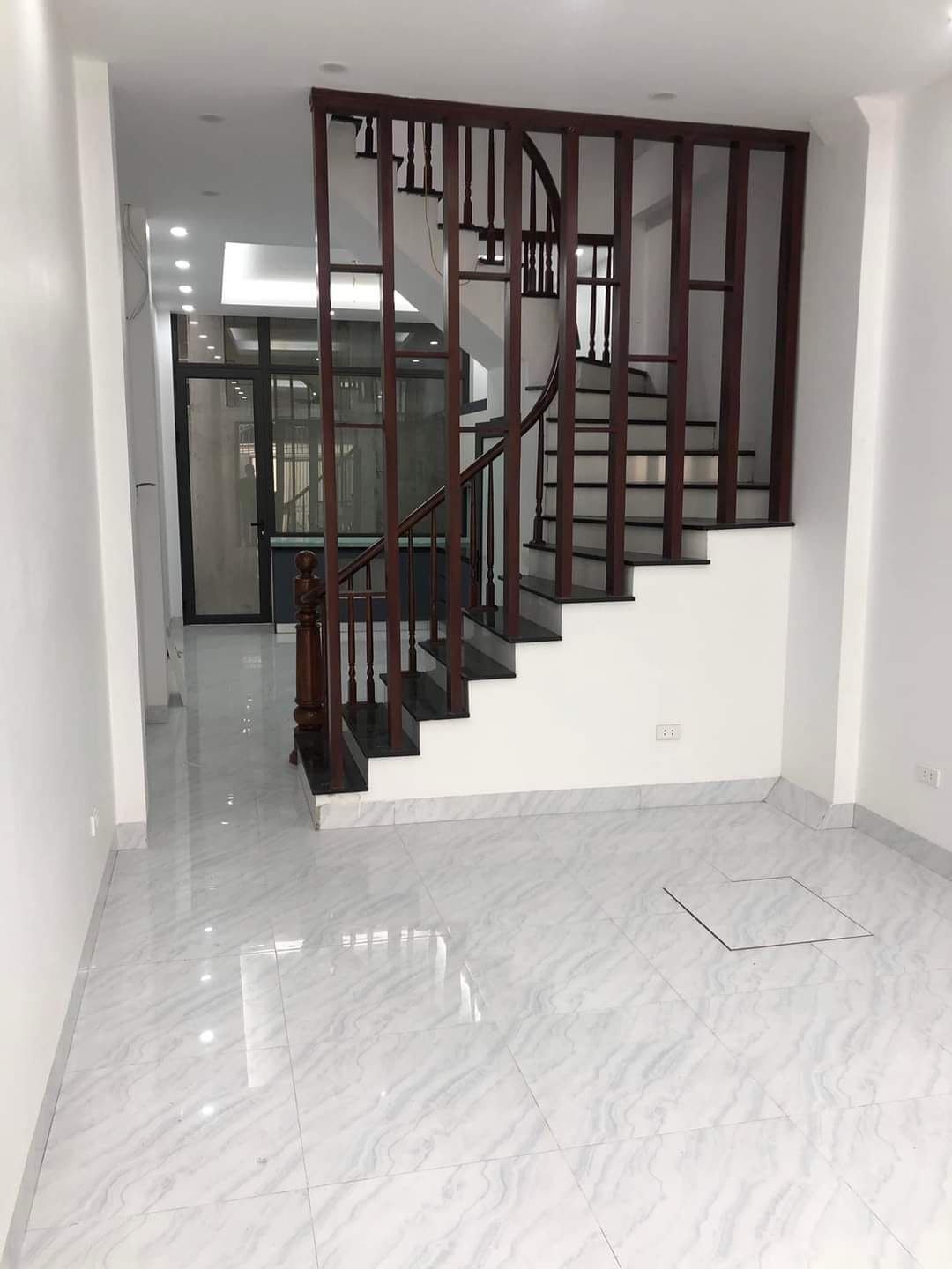 Bán Nhà Hoàng Hoa Thám 4 T X 55m Ngõ Thông Kinh Doanh Giá Chỉ 4,6 tỷ