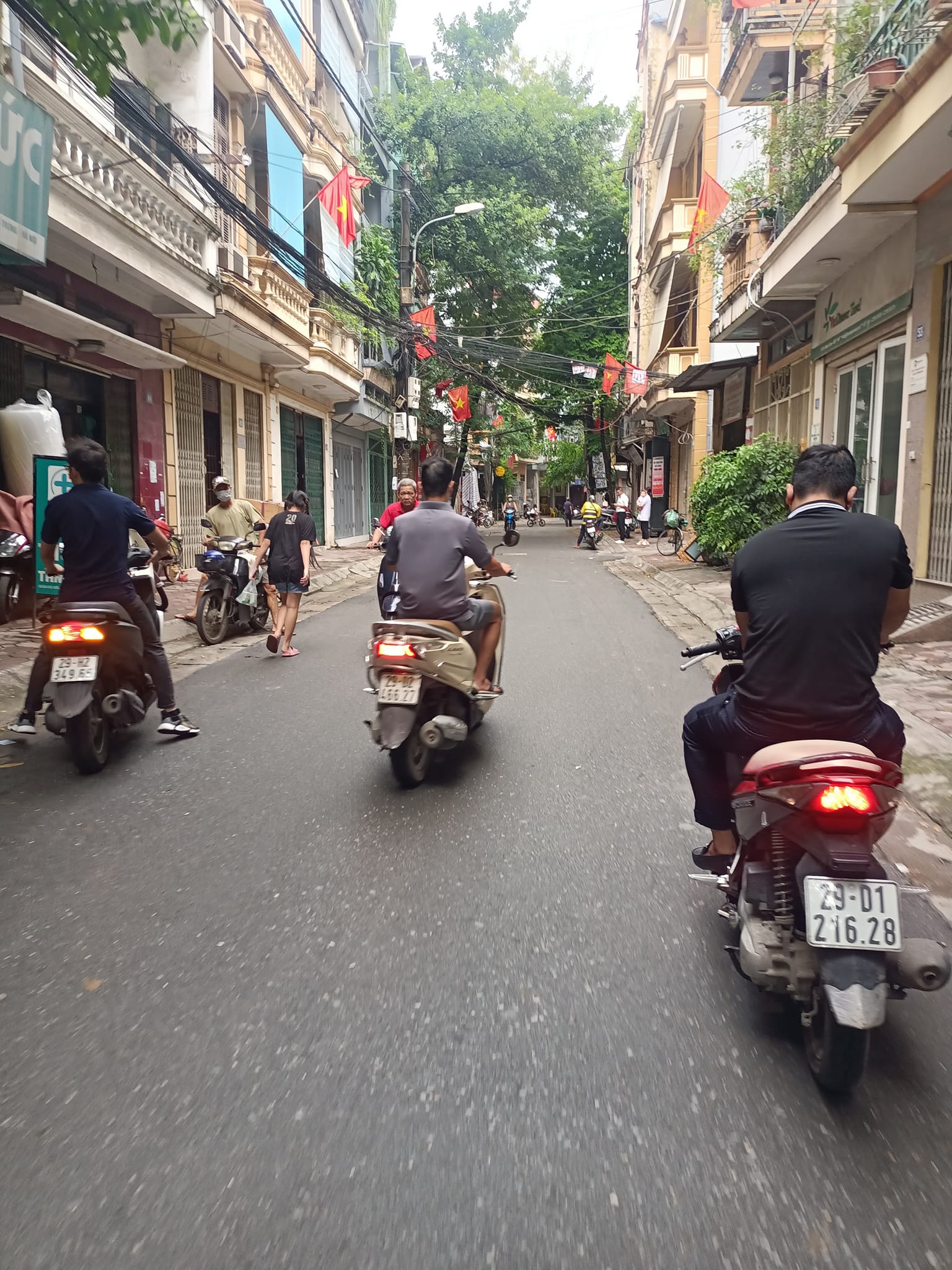 Chính chủ cần bán gấp nhà ĐẸP ngõ Quỳnh, Hai Bà Trưng, 45 m2x 4 tầng, giá nhỉnh 5 tỷ