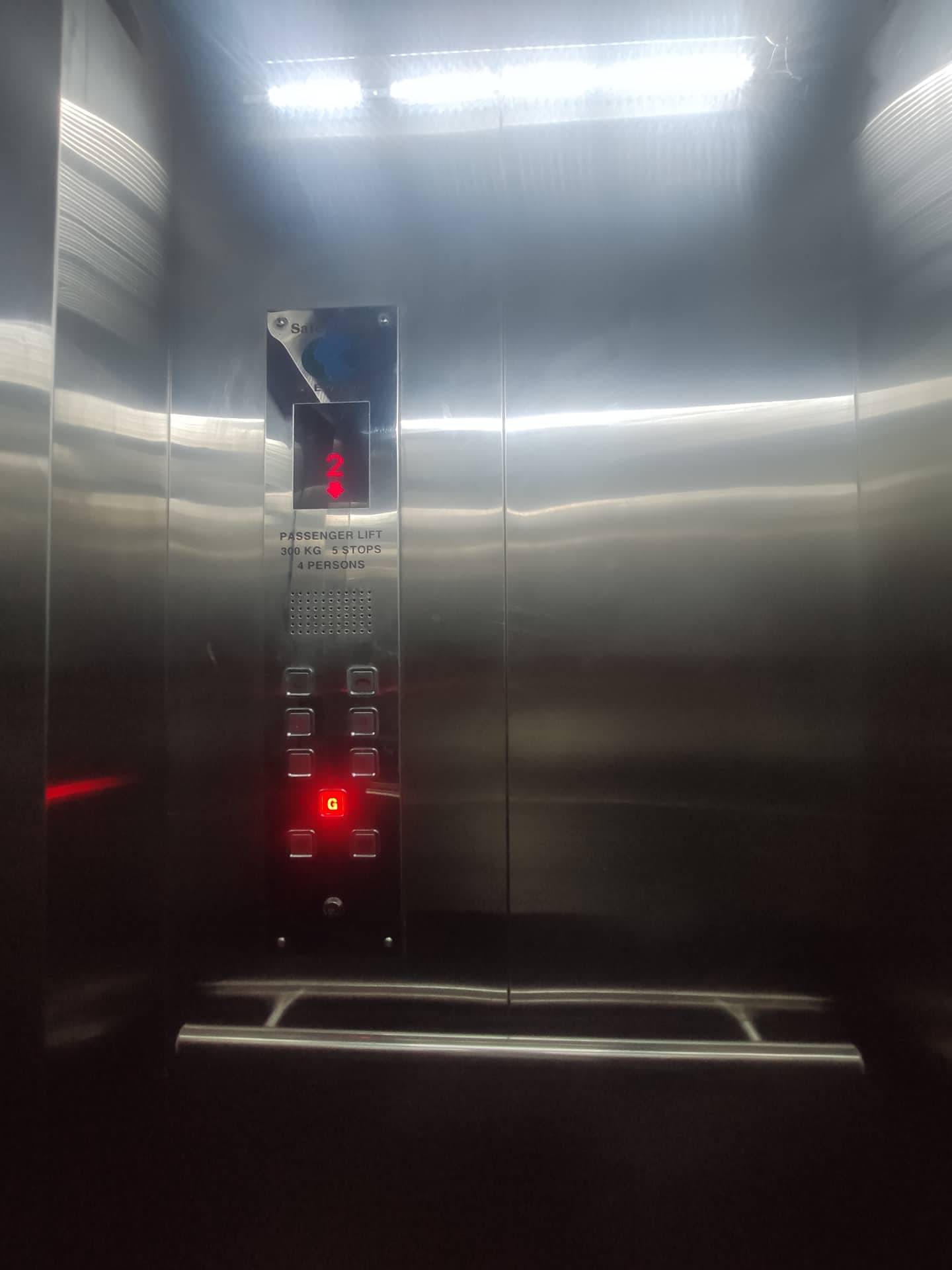 Bán gấp Khách Sạn 110m2 Ngay Bến Xe An Sương,Bà Điểm, Hóc Môn