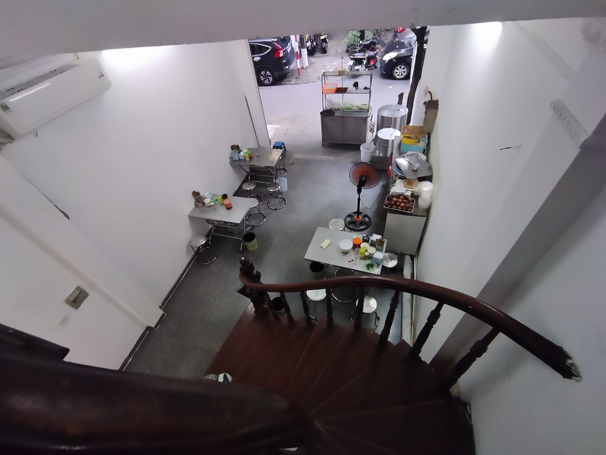 GIẢM CHÀO 1 TỶ 1 TRUNG KÍNH CẦU GIẤY VƯỜN HOA, KINH DOANH ĐỈNH, OTO TRÁNH 15 TỶ 7.