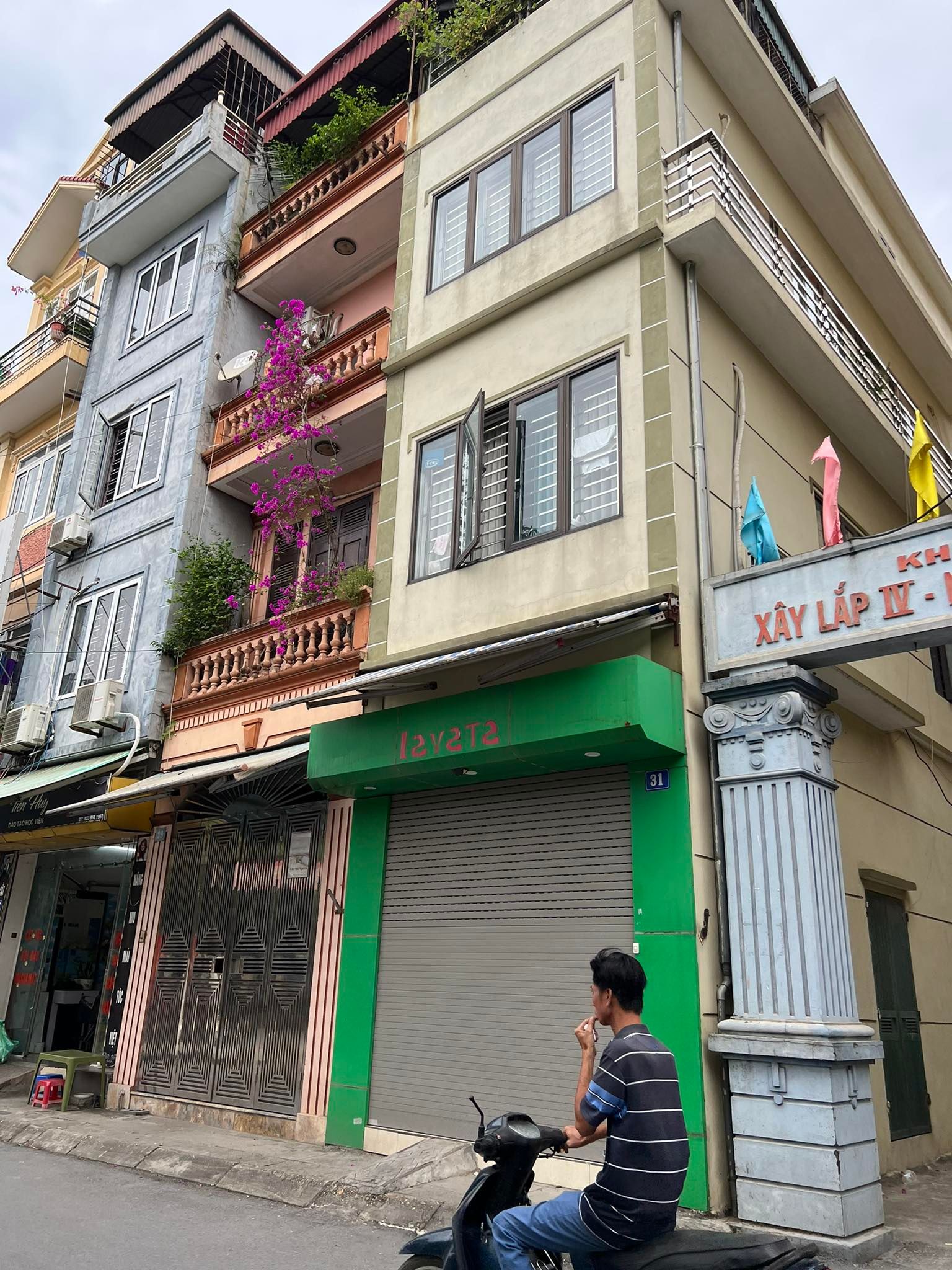 Bán nhà Doãn Kế Thiện - Hồ Tùng Mậu DT 43m2x4T.Ô tô Tránh .Kinh doanh cao