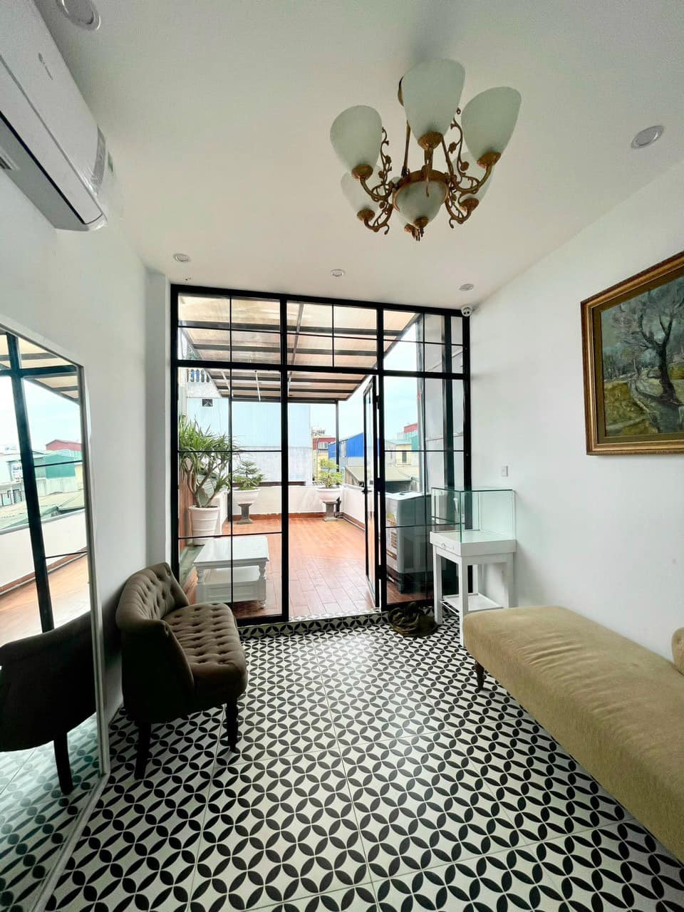 Duy nhất 1 căn 38m2 Nghi Tàm Lô góc Ô tô sát cửa 3 tỷ