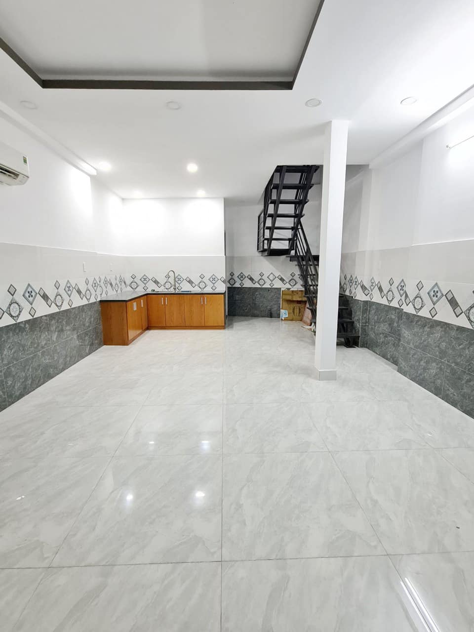 SIÊU PHẨM! DÒNG TIỀN, KINH DOANH, QUẬN TÂN BÌNH. 155M2/21TỶ