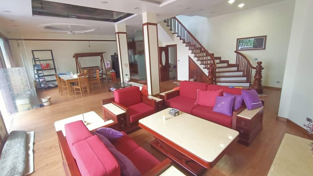 Bán nhà 5 Tầng, phố Nghi Tàm, Lô góc Gara Kinh doanh 6 tỷ