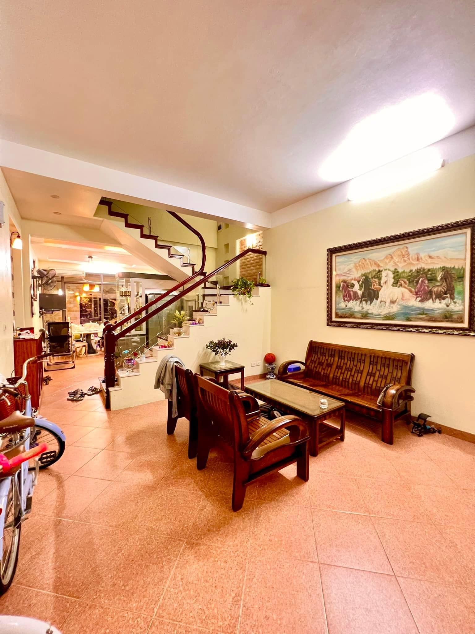 BÁN NHÀ 4 TẦNG THANH XUÂN, NGÕ THÔNG, GẦN PHỐ, DIỆN TÍCH RỘNG.